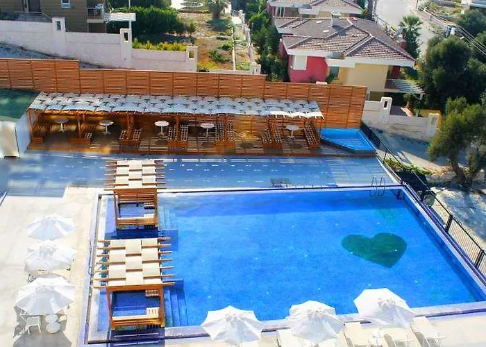 Loveyou فندق Çeşme